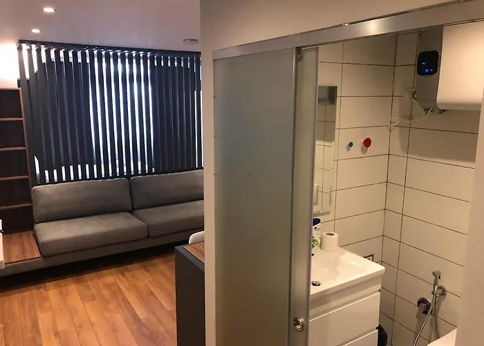 Earth, Comfy Near Center W Garden 1gbwifi Apartmán Tirana