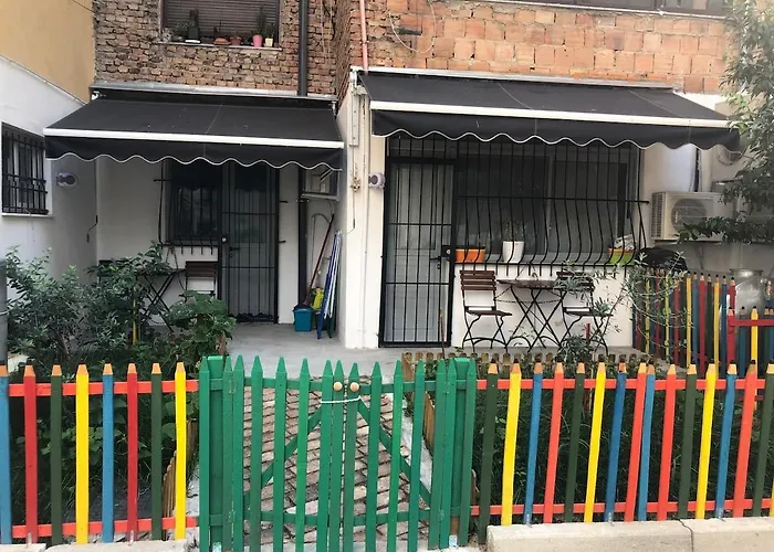 Earth, Comfy Near Center W Garden 1gbwifi