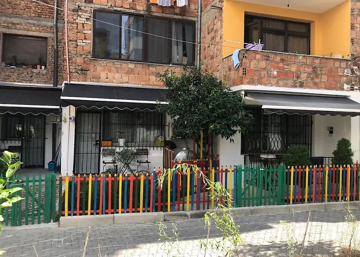 Earth, Comfy Near Center W Garden 1gbwifi Apartmán