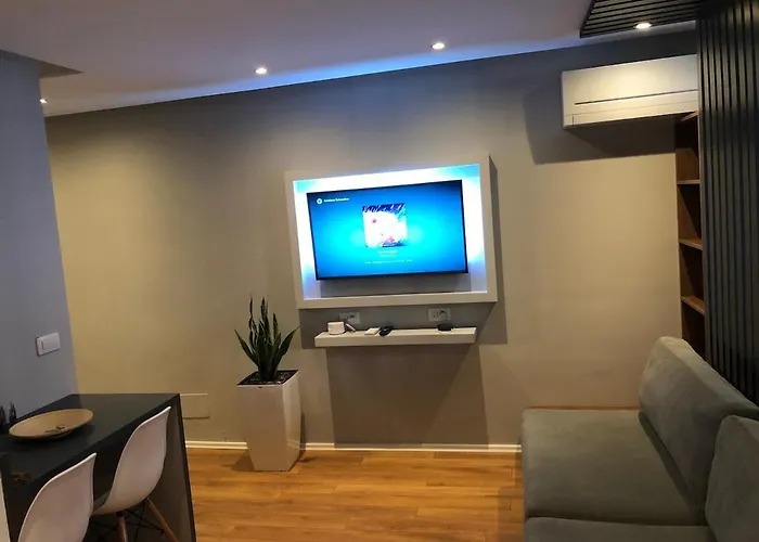 Apartmán Earth, Comfy Near Center W Garden 1gbwifi *