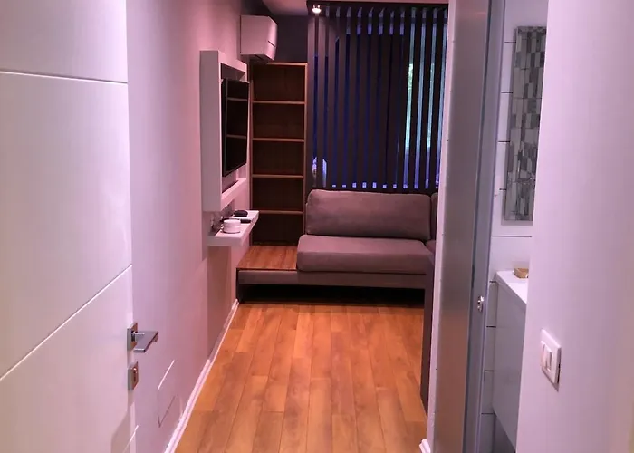 Earth, Comfy Near Center W Garden 1gbwifi Apartmán Tirana